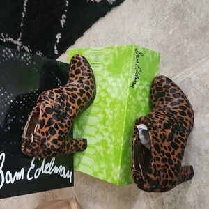 Sam edelman sz 8.5 leopard booties